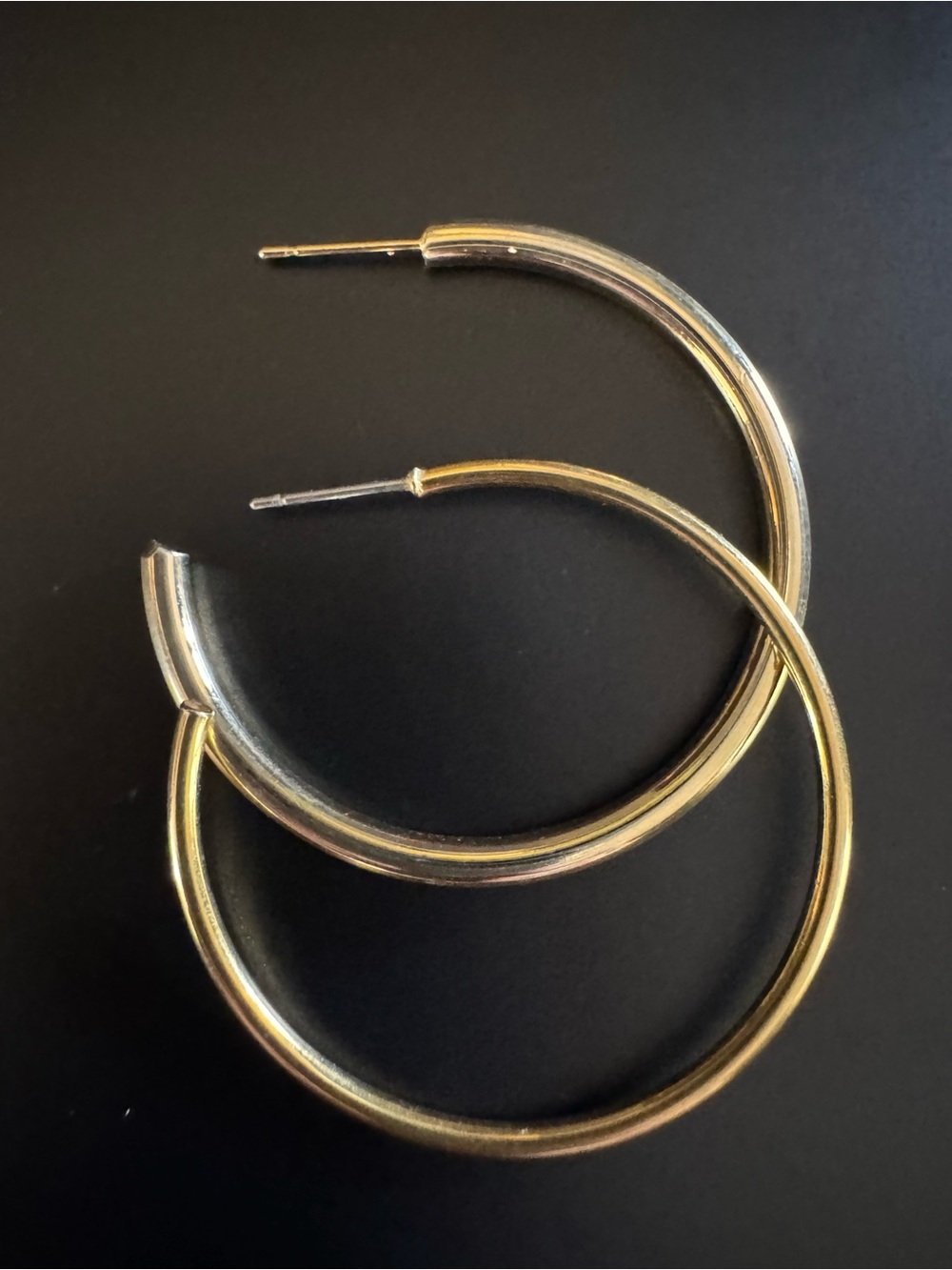 Gold Tone Hoop Earrings 1.5” Lightweight Classic Everyday Hoops